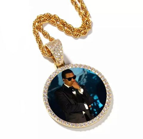 Circle Photo Pendant W/ Rope chain